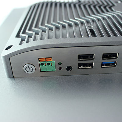 IP65 encaixou SSD de aço inoxidável TPM 2,0 da polegada J1900 4G RAM 64GB do PC 15 do painel